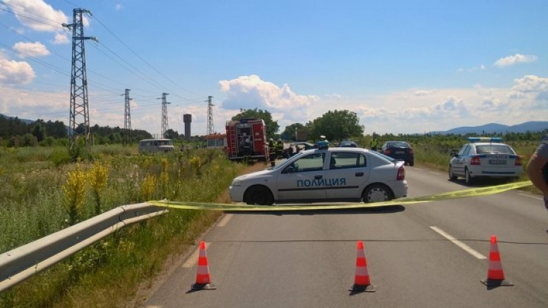 Катастрофа с 3 коли затапи Подбалканския път