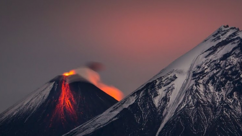 Вулкан в Камчатка изхвърли пепел на 5 км височина 