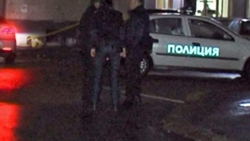 Полицаите в поредна атака в Югозапада! Улица в Кюстендил почерня от ченгета