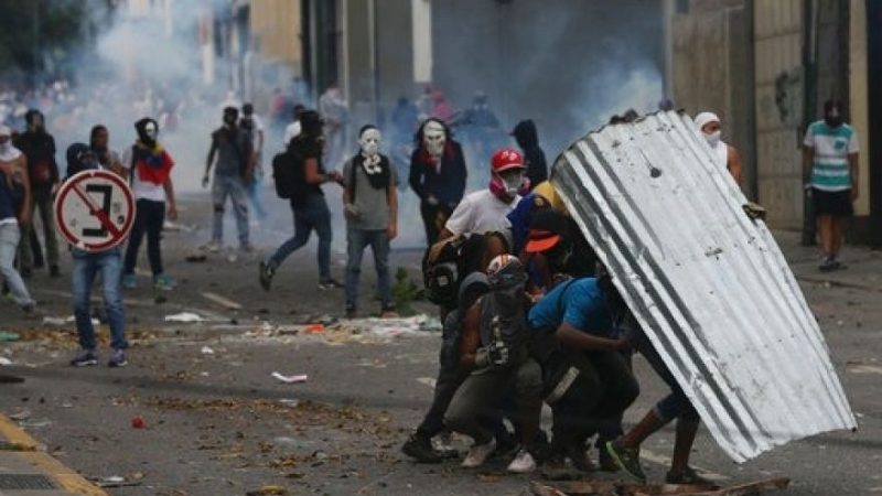 Седем души са пострадали по време на протести във Венецуела
