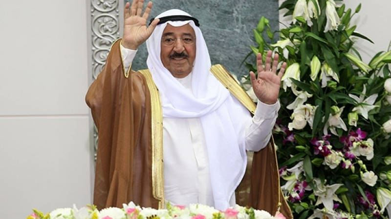 Емирът на Кувейт се срещна с краля на Саудитска Арабия заради дипломатическата криза в района