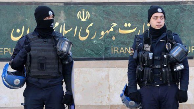 От последните минути! Терор в иранския парламент, има ранени 
