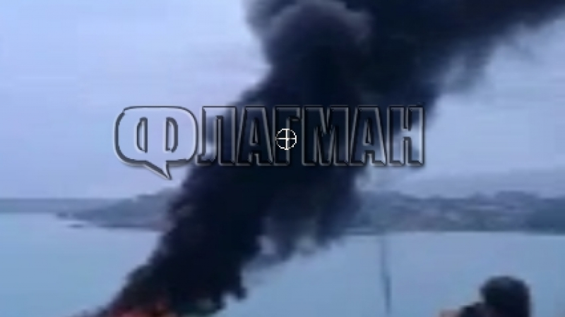 Тузарска яхта на наш бизнесмен изгоря като факла в Царево, собственикът скочил в морето и се спасил (ВИДЕО)