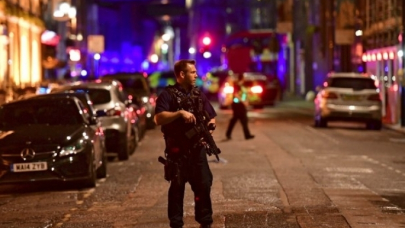 Брутално ВИДЕО (18+) показа последните минути живот на терорист от Лондон