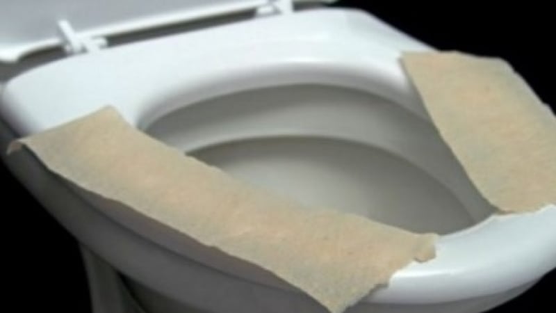 Чудите се дали има нещо по-мръсно от седалката на тоалетната? Има и вие го използвате постоянно! 