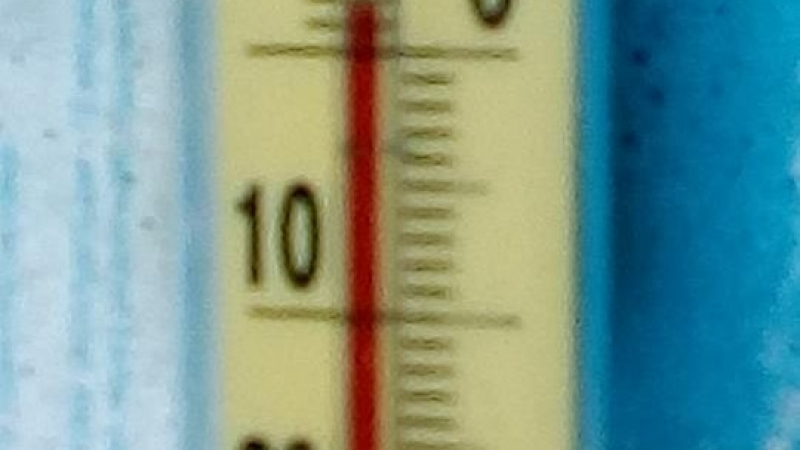 Трънчанин остана в потрес, когато погледна термометъра пред къщата си рано тази сутрин (СНИМКА)