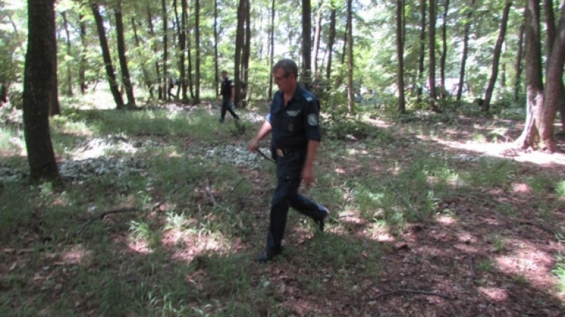 Две момиченца от врачанско село потънаха вдън земя! Полиция, гражданска защита и доброволци издирват децата