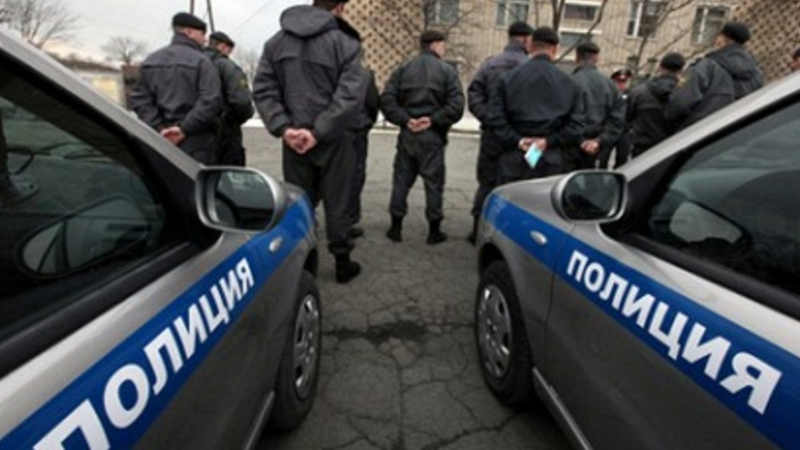 Безразсъдно смел руснак обра...централната полицията в Москва!
