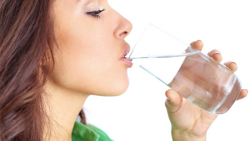 Пиете ли достатъчно вода? Вижте тези 8 признака 
