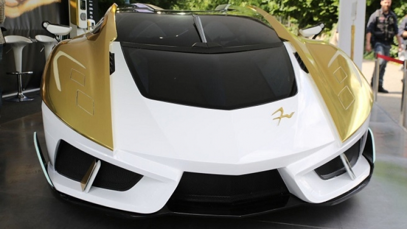 Charlotte roadster: Супер автомобилът за 1,5 млн. евро с аквариум за рибки (СНИМКИ)