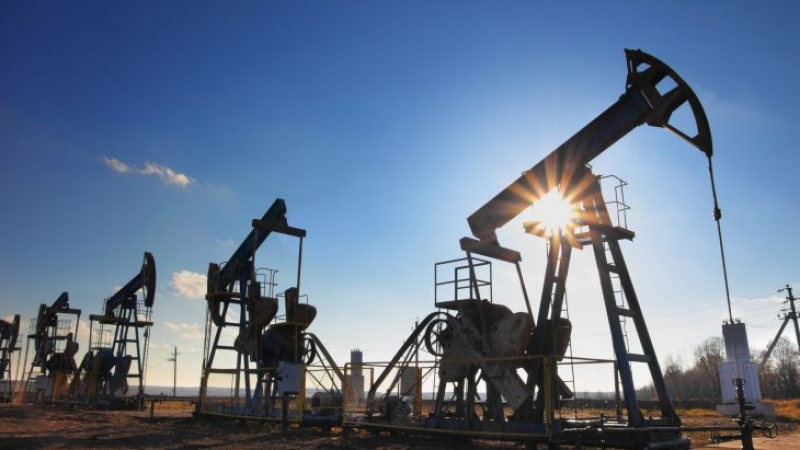 Прогнозата на Deloitte: Цената на петрола през 2018 г. няма да надвиши 60 долара за барел
