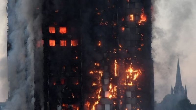 В Лондон заваляха оставки заради "Кулата на ада"