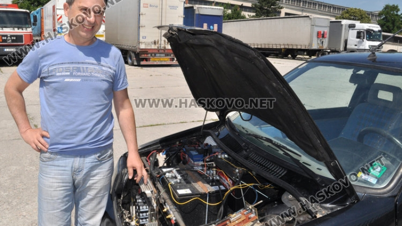 Нация техническа: Хасковски автомонтьор си направи електромобил, харчи 30 стотинки на 30 км!