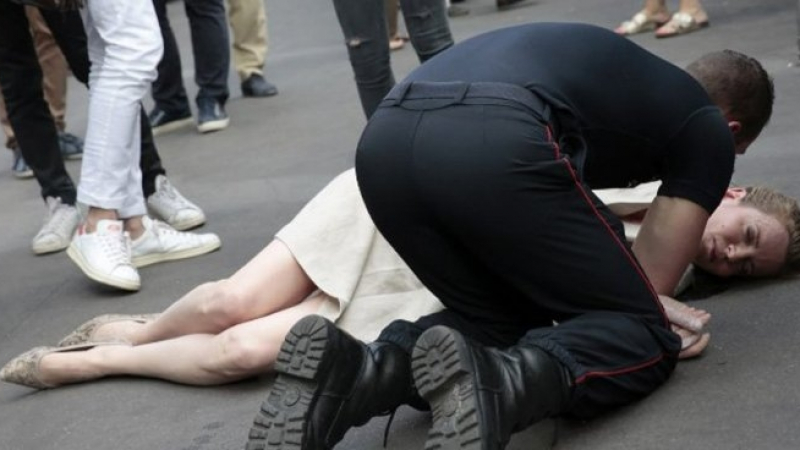  Неизвестен нападна бивша френска министърка, откарана е в безсъзнание (СНИМКИ)
