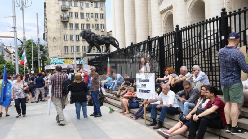Асоциацията на прокурорите в България реагира на олигархичния протест