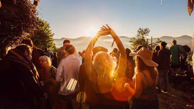 Английският събор в Родопите набира скорост: 1000 гости повече и хиляди снимки от фестивала в цял свят! (снимки)
