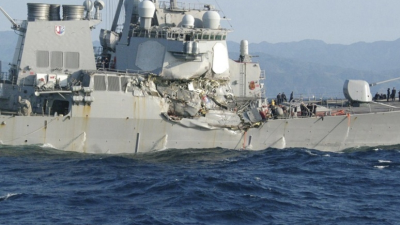 Вижте ексклузивни СНИМКИ от зверския сблъсък между американски и японски кораби