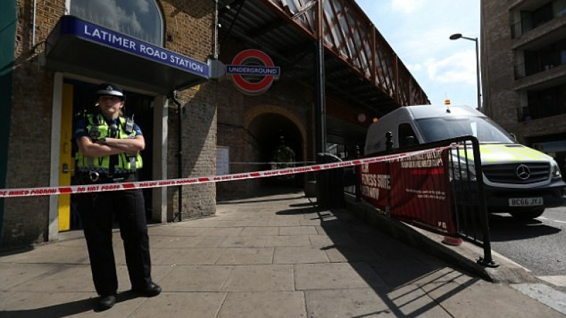 Паника в Лондон заради „кулата на ада”, падат отломки, затварят линии на метрото