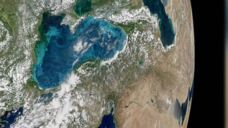 НАСА предупреди: Черно море промени цвета си в България