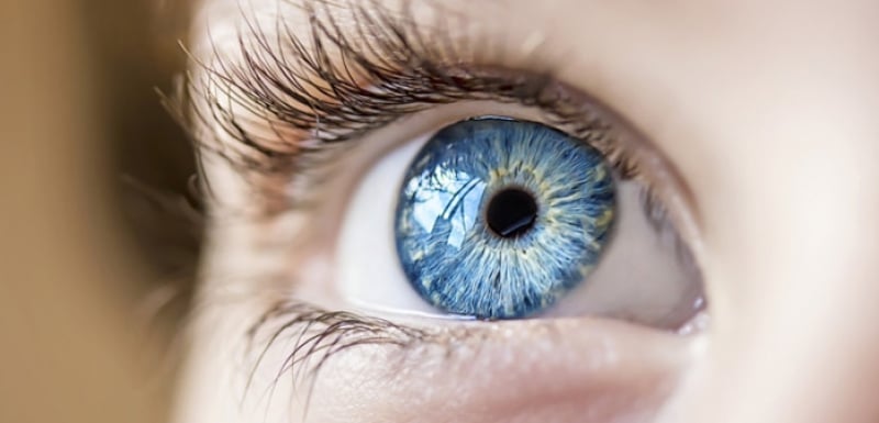 Очен лекар разкри дали, ако пипаме очите си ще хванем COVID-19
