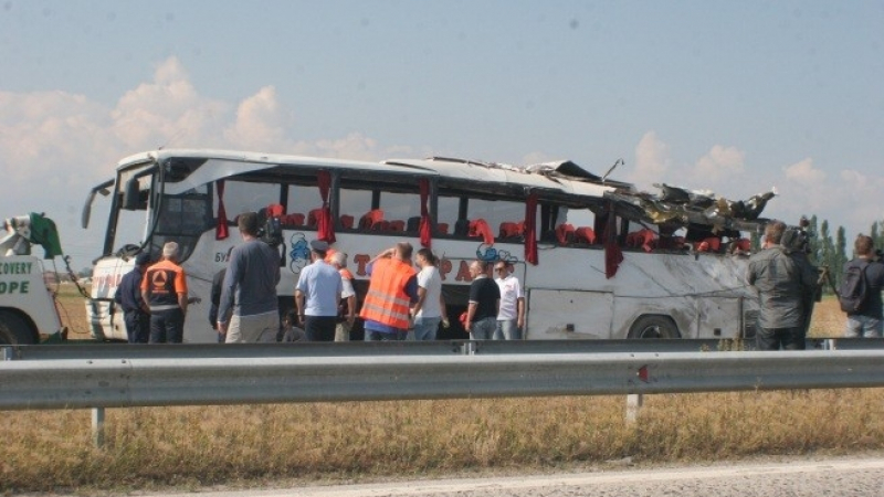 6 години по-късно: Изплащат кръвнината на близките на 9-те жертви от автомелето с автобус на "Ентуртранс" на АМ "Тракия"