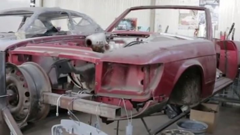 Абсурд по български: Глобиха за превишена скорост кола, разглобена на трупчета (ВИДЕО)