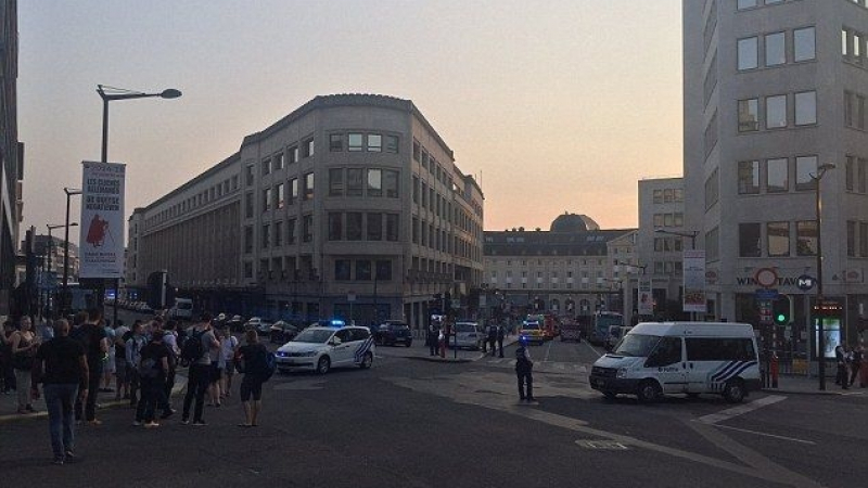 Поредният терор в Брюксел: Камикадзе задейства адска машина в централната гара на града (НА ЖИВО)