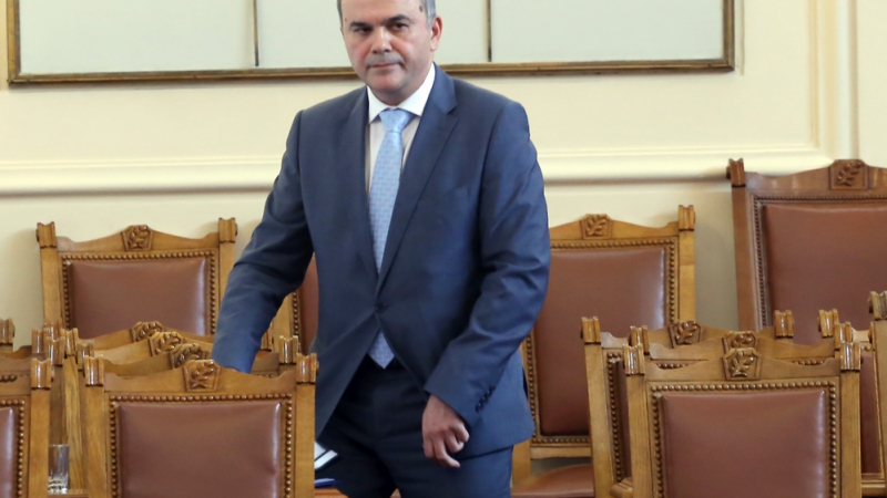 ГЕРБ иска изслушване на социалния министър в парламента