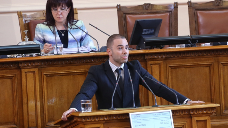 Депутат зададе само 1 въпрос на Радев за "успешното" му правителство" и цената на тока