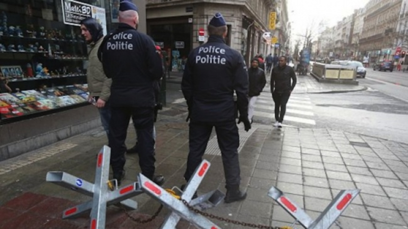 Стрелба в Белгия! Шофьор опита да прегази полицаи в „гнездото на джихадистите” 