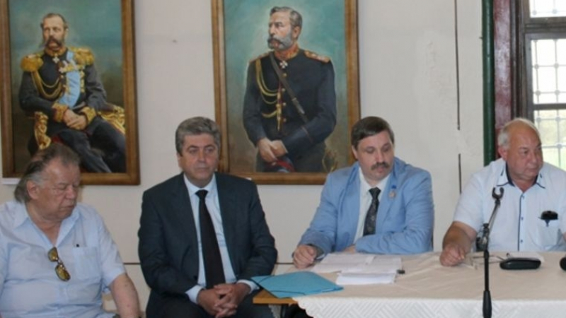Първанов: Чинията на Бузлуджа да стане пантеон на държавността