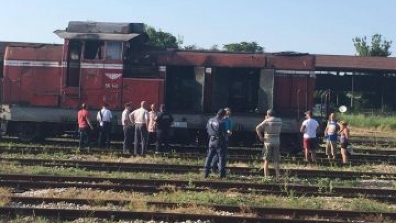Ето какво остана от пламналия влак в Горна Оряховица (СНИМКИ)