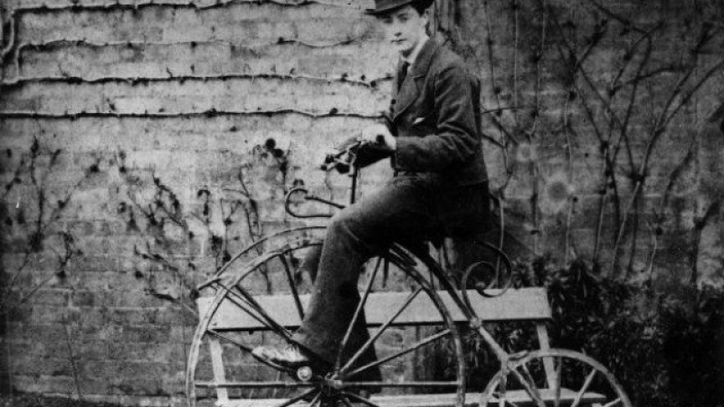 На този ден преди близо 200 години Денис патентова своето изобретение, а днес то е най-масово разпространеното транспортно средство