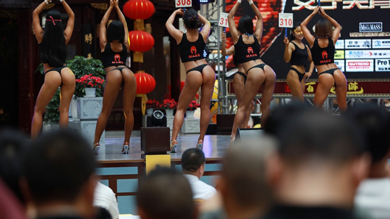 В Китай избраха мацката с най-красиво дупе в горещ конкурс (СНИМКИ 18+) 