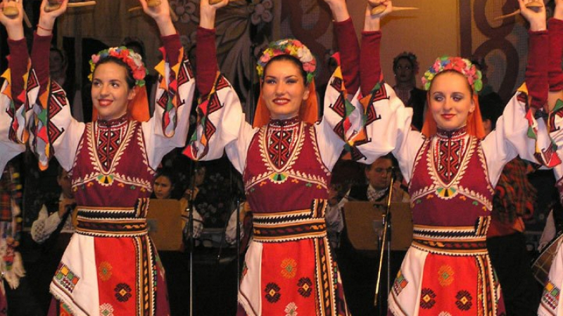 „Комсомольская правда“: Българските народни танци покориха Холивуд