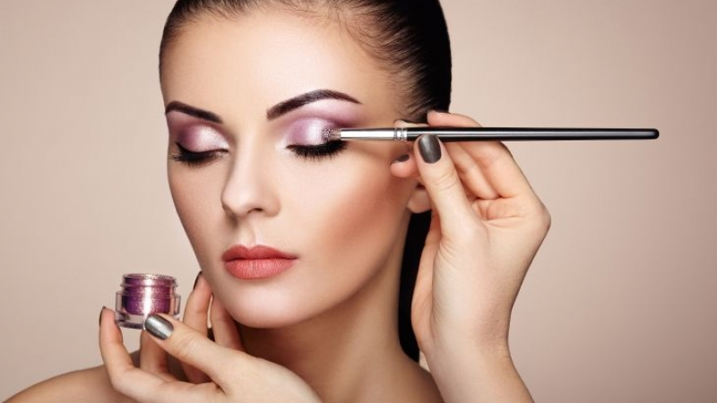 Пет причини да използваме по-малко козметика