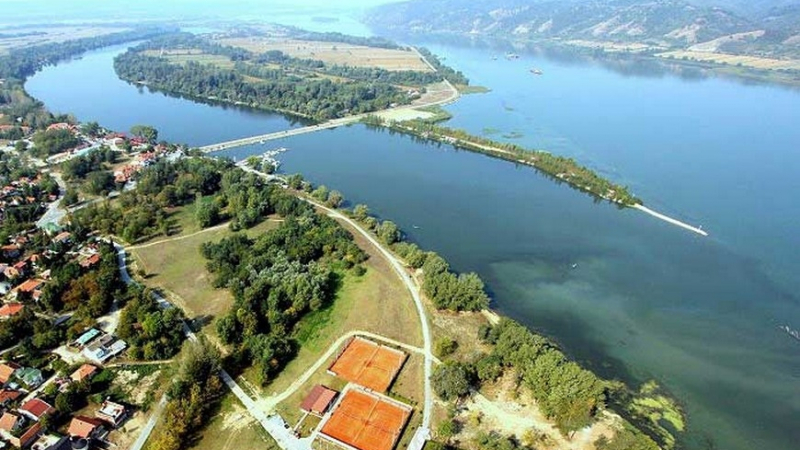 Летни маршрути: Сребърно езеро – сръбският курорт на Дунав, където си струва да се почива
