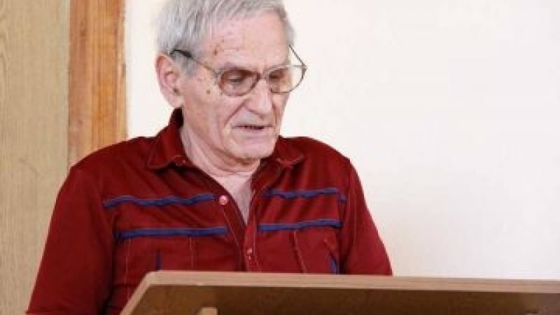 78-годишен мъж завърши магистърска програма във Велико Търново и направи фурор