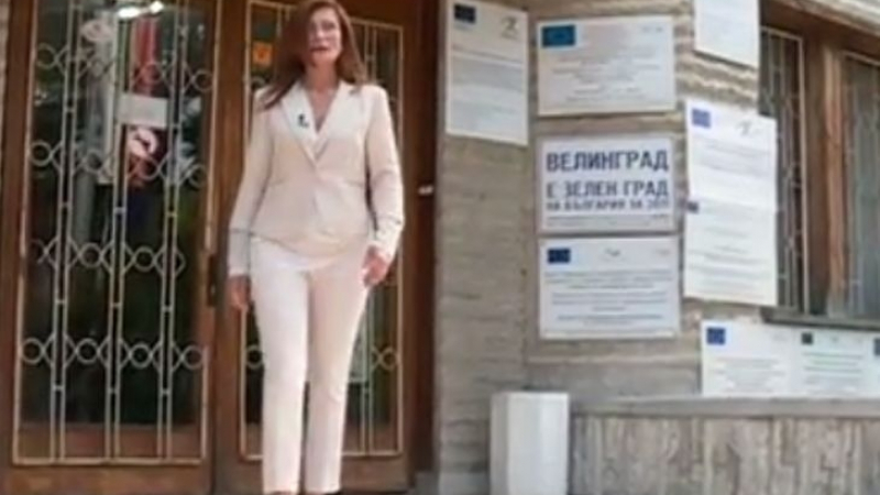 Българската Мелания Тръмп прави фурор във Велинград (ВИДЕО)