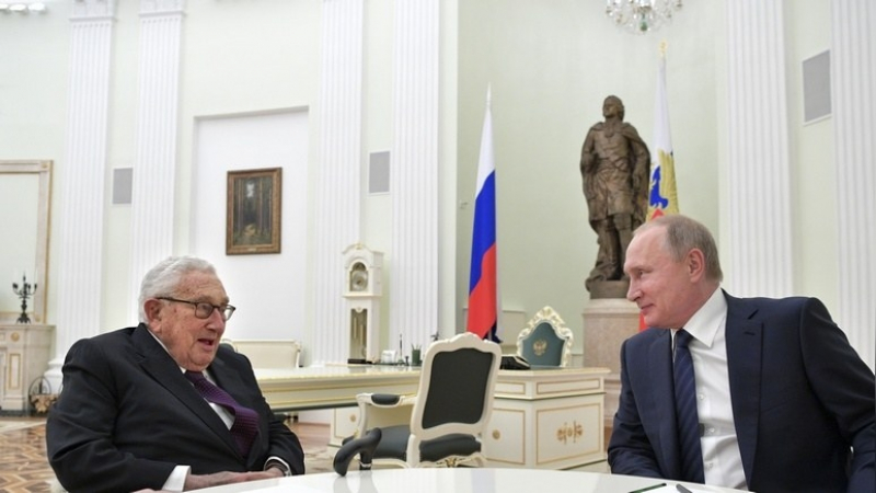 The Times: Кисинджър подготвя почвата за първата среща на Путин с Тръмп