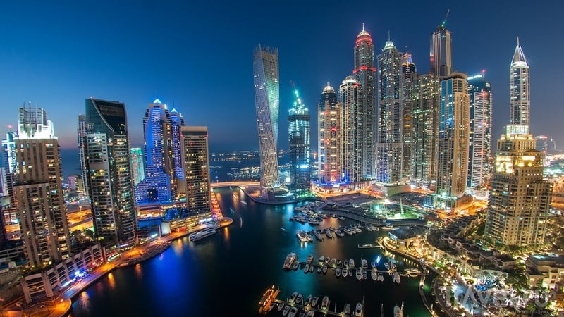 Блогър и забулената му жена изкарват луди суми с измамно пътуване до Дубай