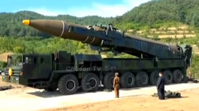 Пореден сблъсък! Северна Корея показа най-новата си и мощна ракета, Вашингтон и Сеул с ответен удар! (ВИДЕО)