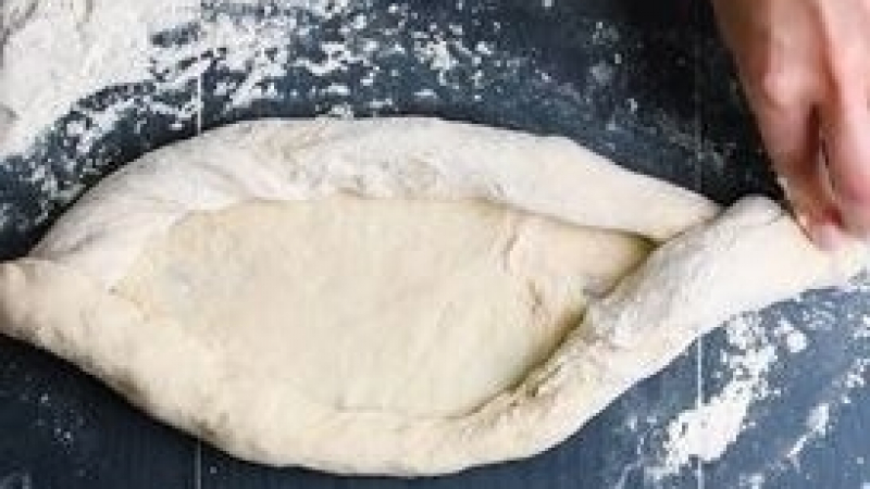 Истинско блаженство: Хрупкаво хлебче с три вида сирена
