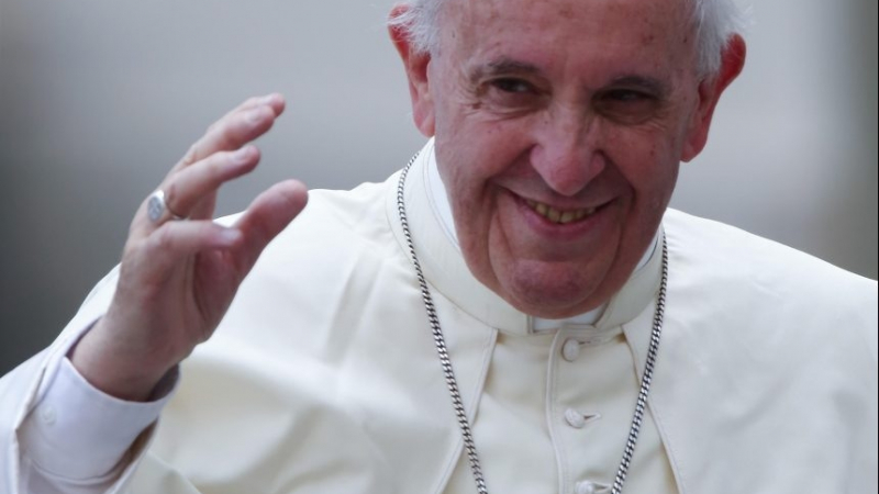 Папата ще даде на бебето Чарли ватиканско гражданство, за да не може английският съд да го убие (ВИДЕО)