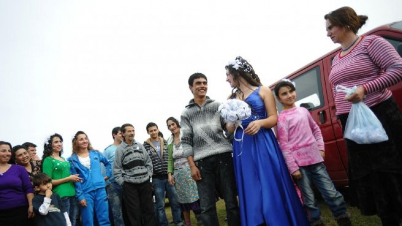 Граждани на Дупница скочиха срещу ромските сватби