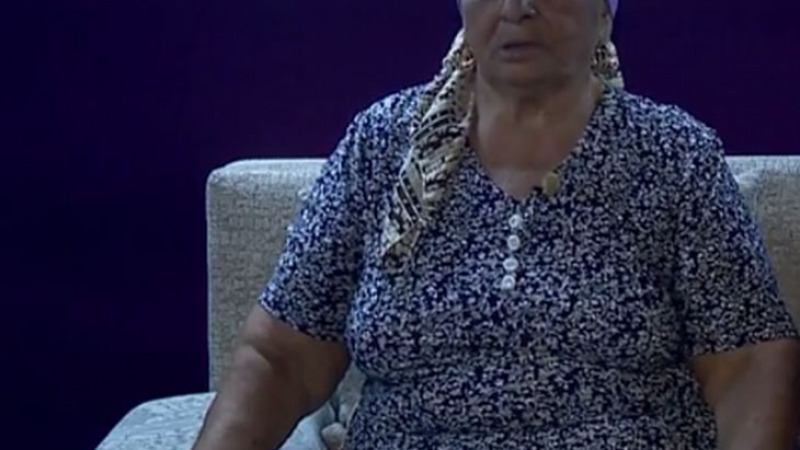 Тази баба от Казахстан скри шапката на Еминем и DMX (СНИМКИ/ВИДЕО)