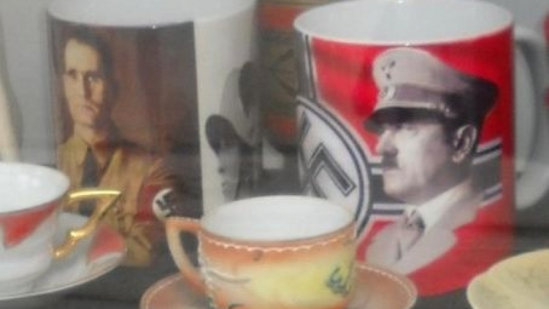 Германци си купуват сувенири с Хитлер от родното Черноморе  
