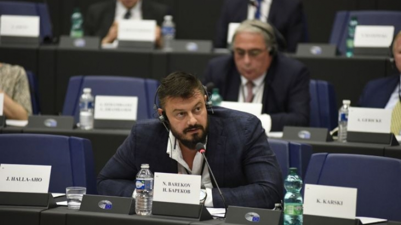 Бареков пита ЕК допустими ли са незаконосъобразните действия на Лозан Панов, поставящи съдебната система в България в зависимост от политици и олигарси, отговорът ще е незабавен