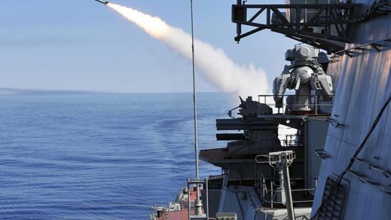Daily Mail: Китай и Русия се точат с евтини противокорабни ракети да правят от скъпите самолетоносачите на НАТО грамада скрап   