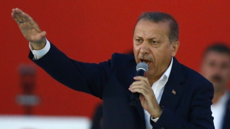 Ердоган за участниците в преврата: Първо ще отрежем главите на тези предатели